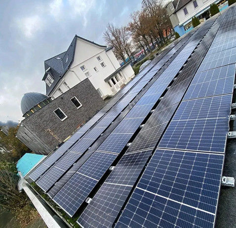 उच्च दक्षता 450W 500W 550W सौर पैनल मोनोक्रिस्टलीय सौर पैनल घरों के लिए आधा सेल सौर पैनल किट